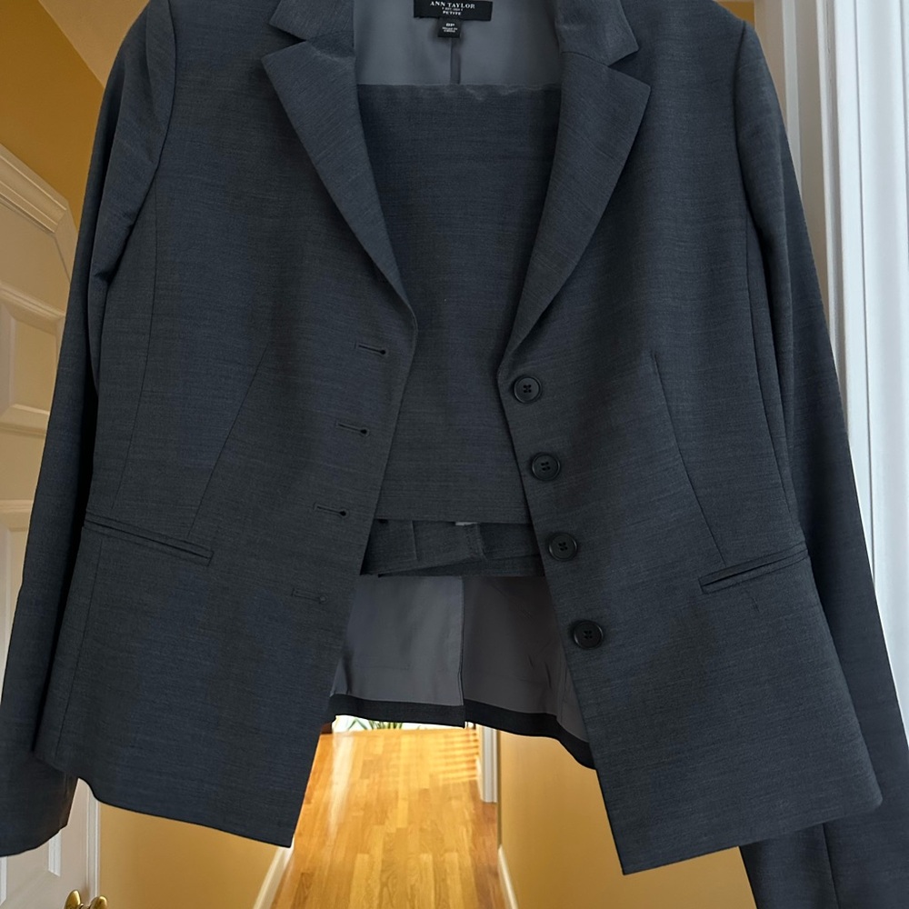 Ann Taylor Charcoal Blazer and Top Ensemble